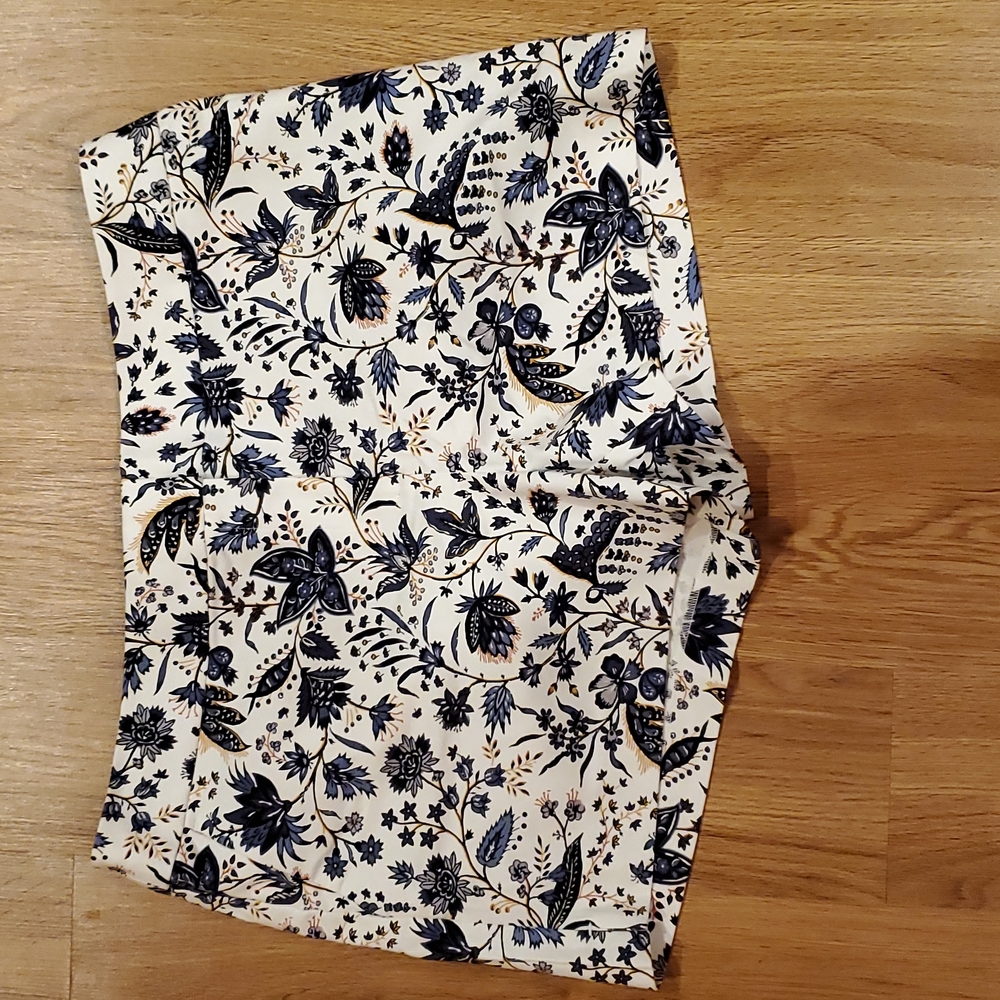 NWT Loft Size 14 Flowered Shorts.